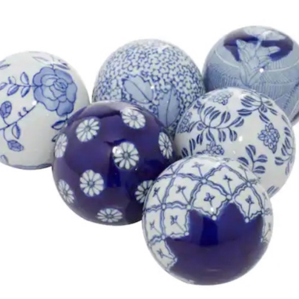 Vintage Blue & White Chinoiserie Porcelain Orbs / Carpet Balls - Set of 3